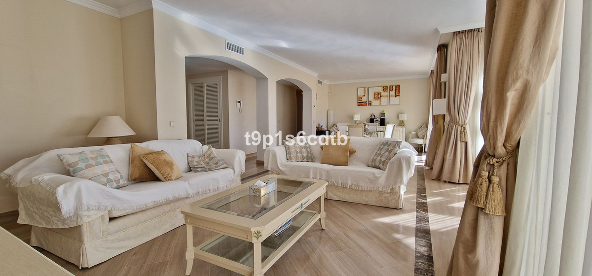 Penthouse in Elviria-9