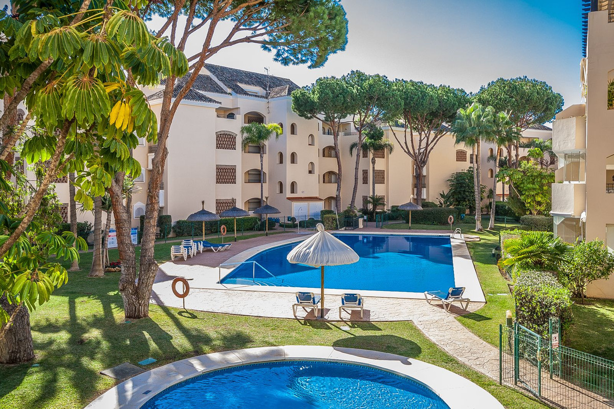 Tussenverdieping Appartement in Elviria-1