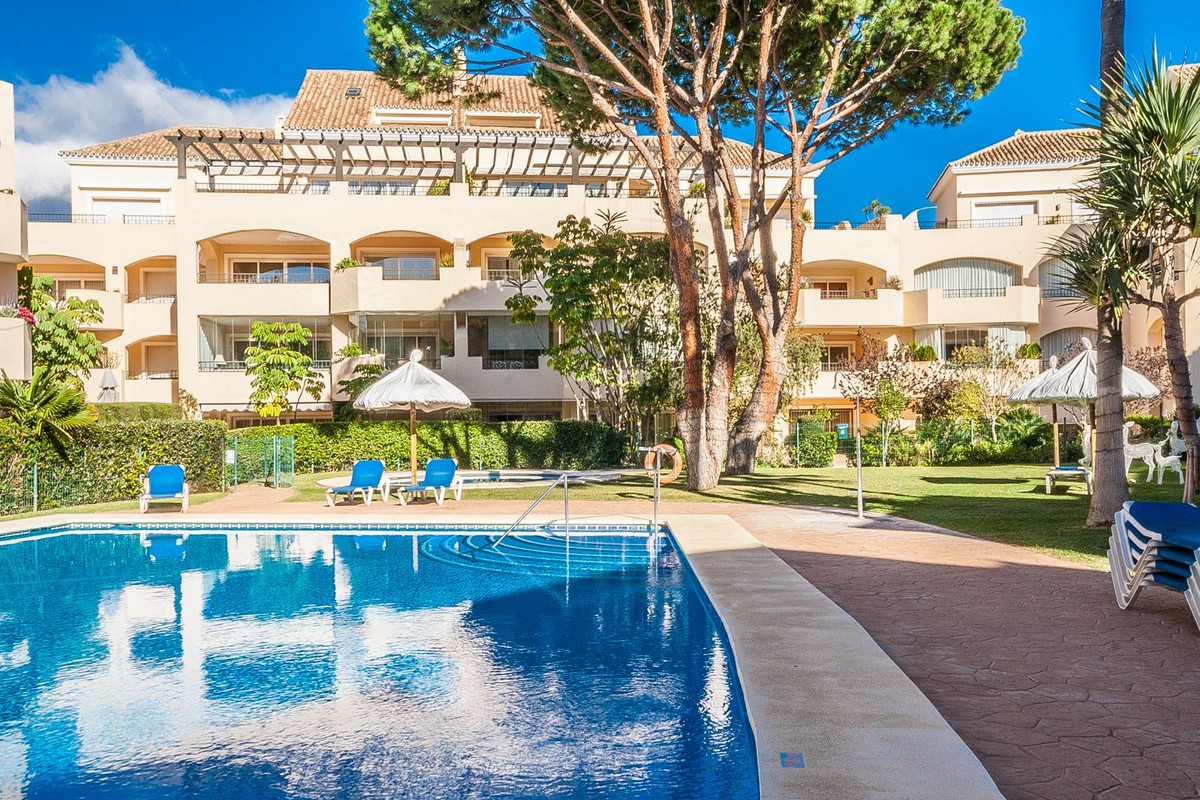Tussenverdieping Appartement in Elviria-16