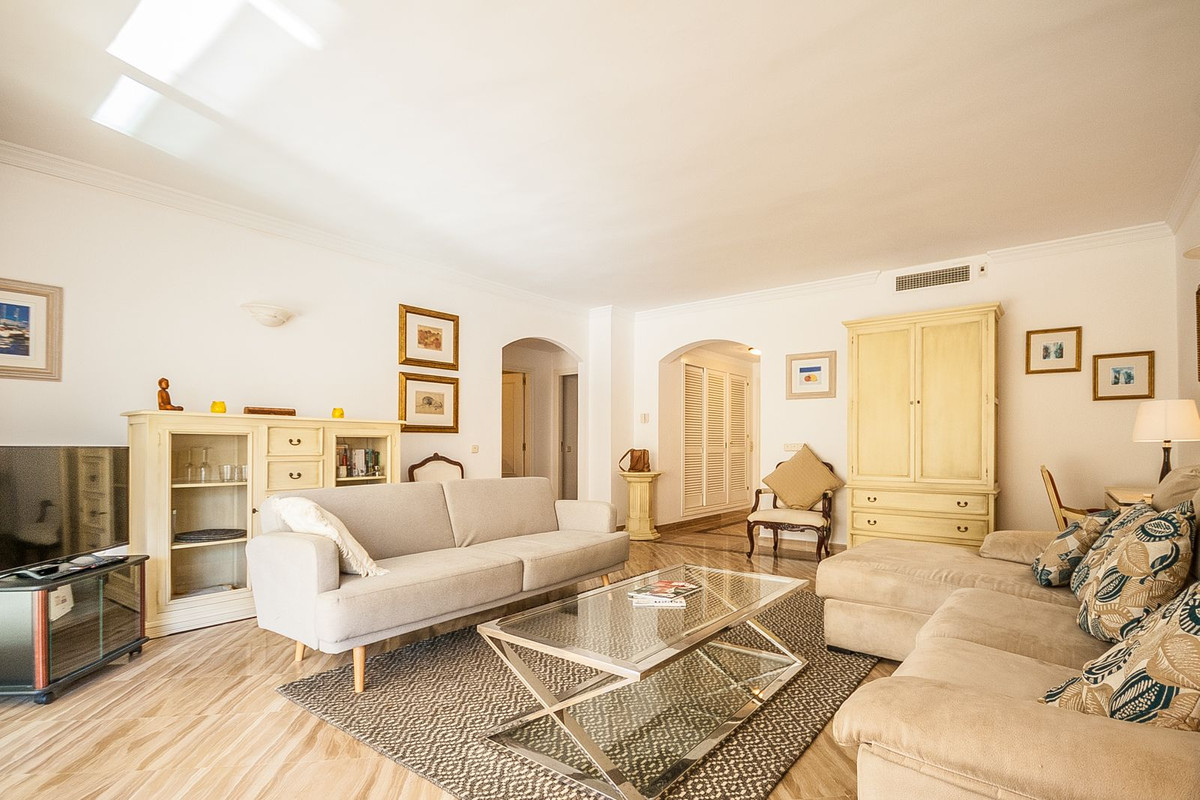Tussenverdieping Appartement in Elviria-4