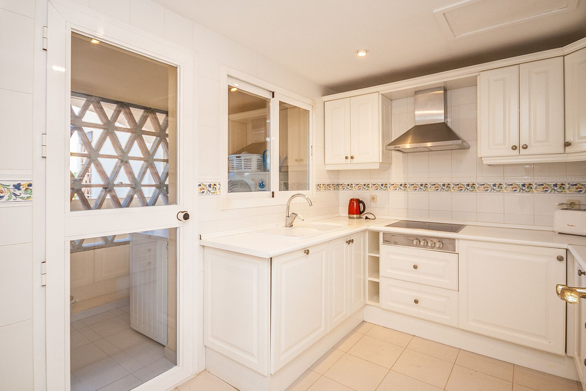 Tussenverdieping Appartement in Elviria-5