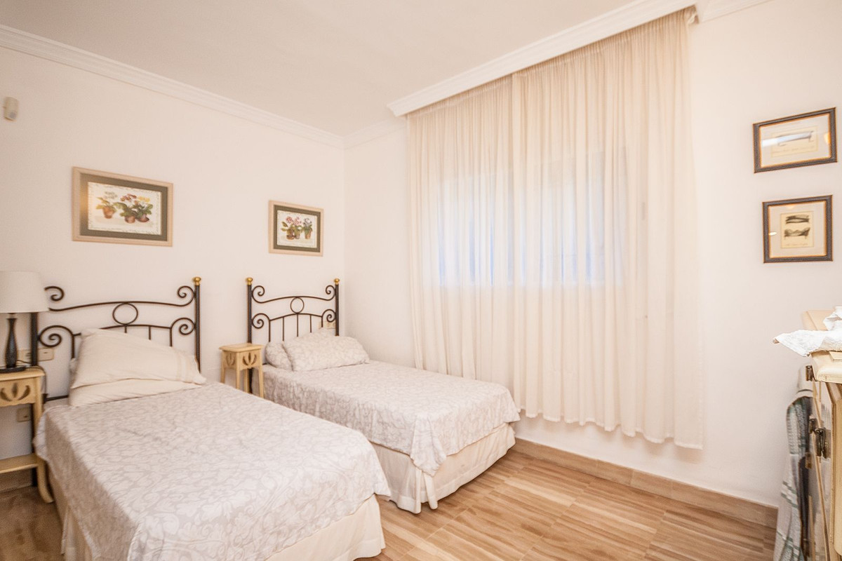 Tussenverdieping Appartement in Elviria-7
