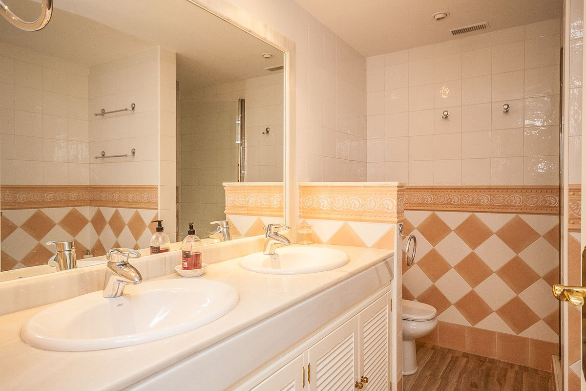 Tussenverdieping Appartement in Elviria-8