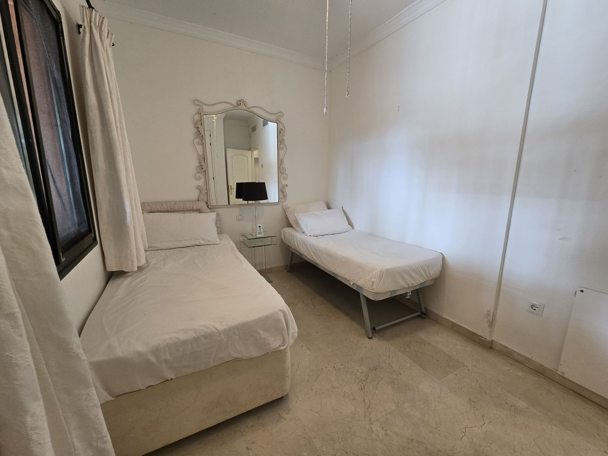 Begane grond appartement in Elviria-12