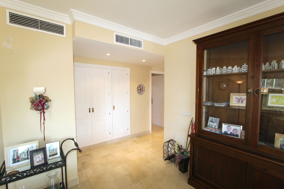 Tussenverdieping Appartement in Elviria-19