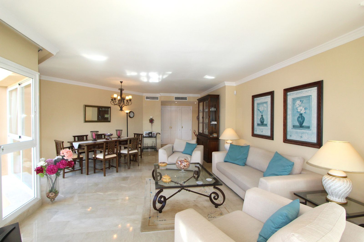 Tussenverdieping Appartement in Elviria-4