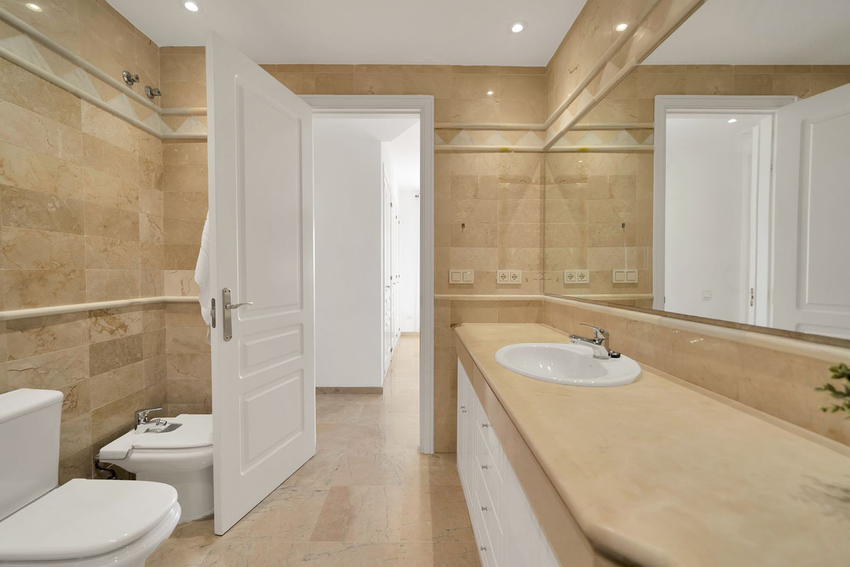 Tussenverdieping Appartement in Elviria-25