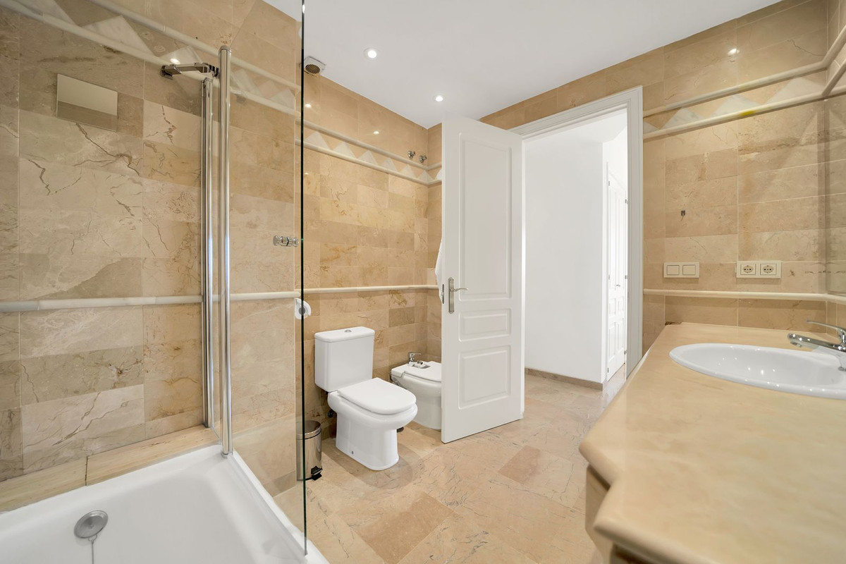 Tussenverdieping Appartement in Elviria-26