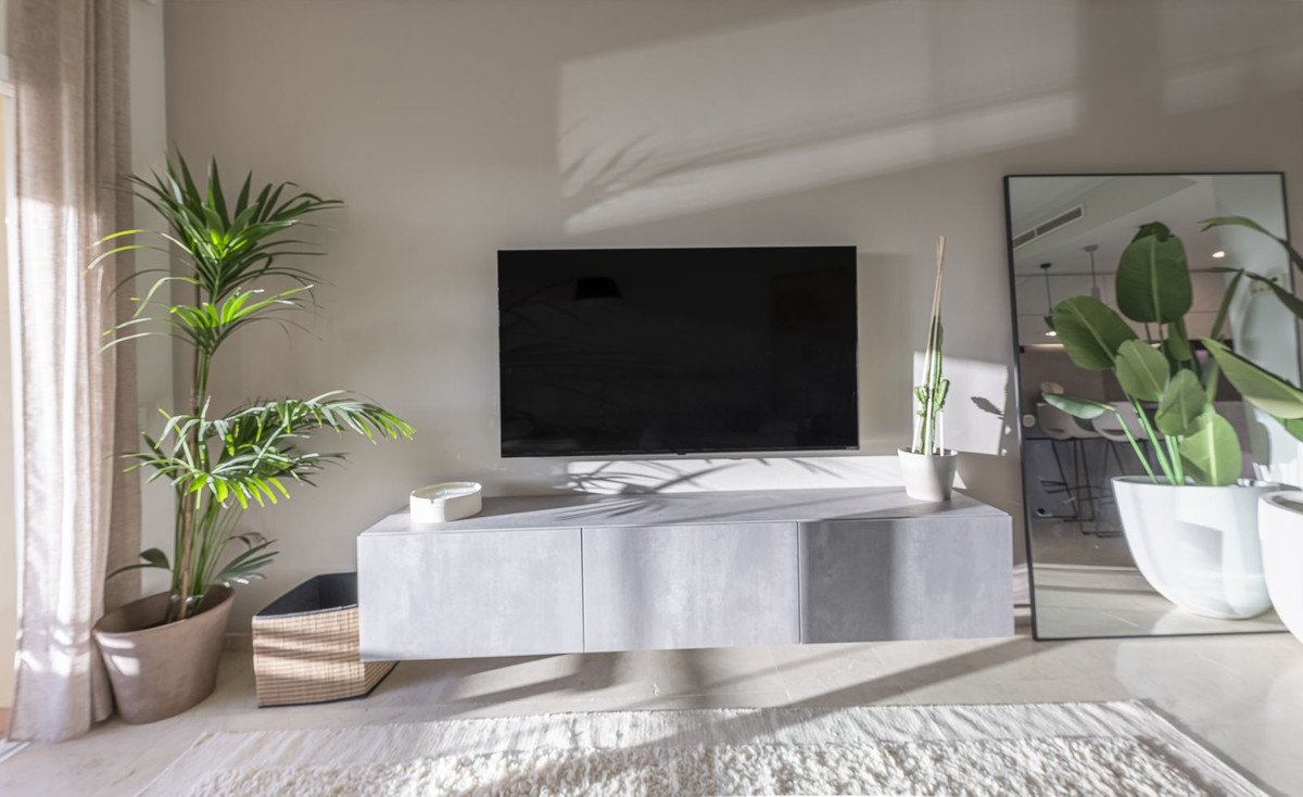Apartment for sale in Elviria | 2 bedrooms H5010400