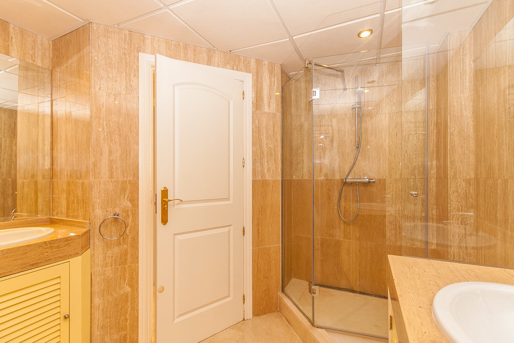 Appartement te koop in Elviria | 3 slaapkamers H5018326