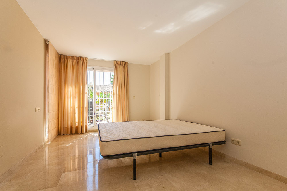 Appartement te koop in Elviria | 3 slaapkamers H5018326