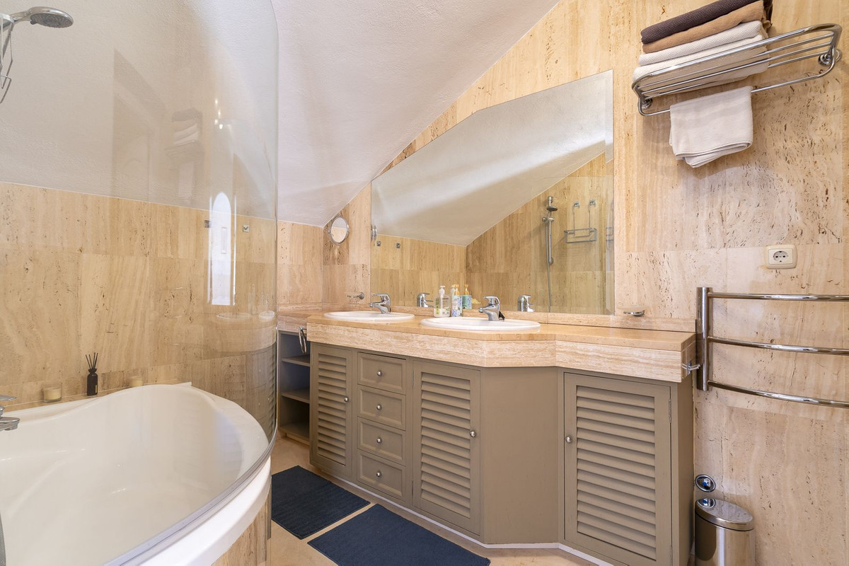 Duplex in Elviria-5