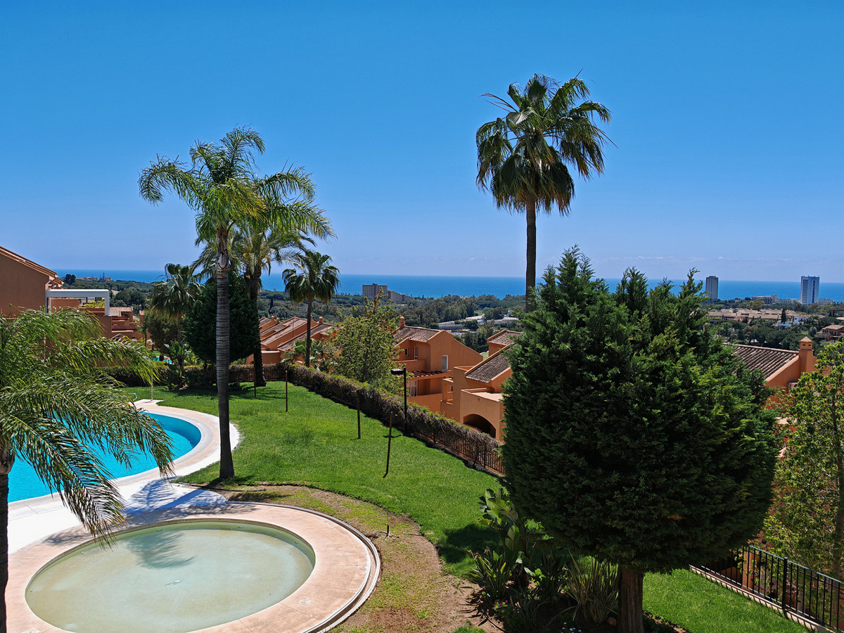 Tussenverdieping Appartement in Elviria-1
