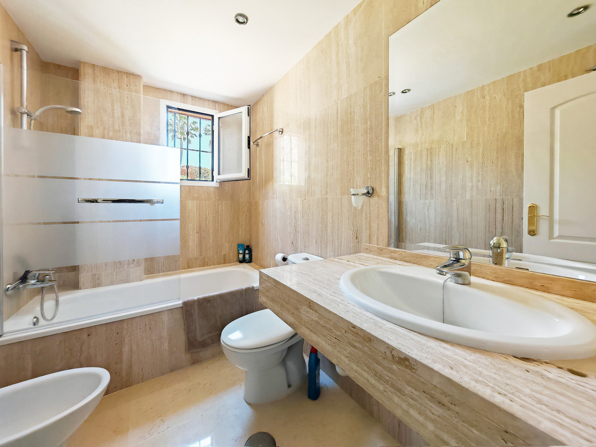 Tussenverdieping Appartement in Elviria-11