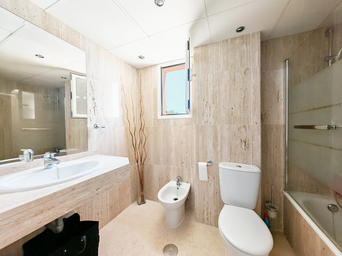 Tussenverdieping Appartement in Elviria-9