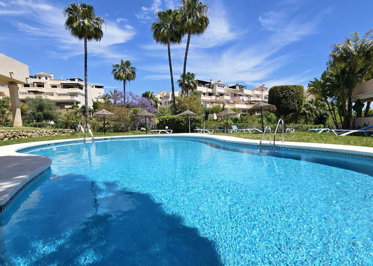 Begane grond appartement in Elviria-1