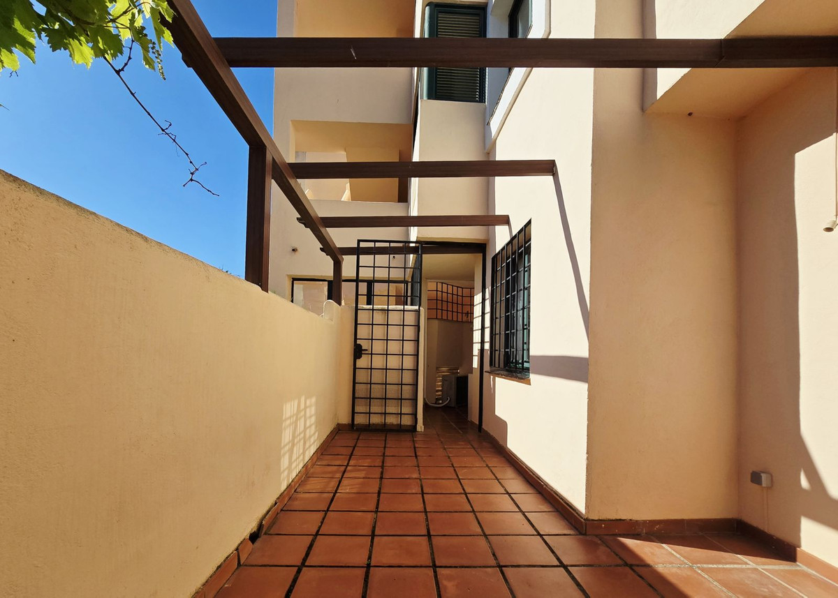 Begane grond appartement in Elviria-16