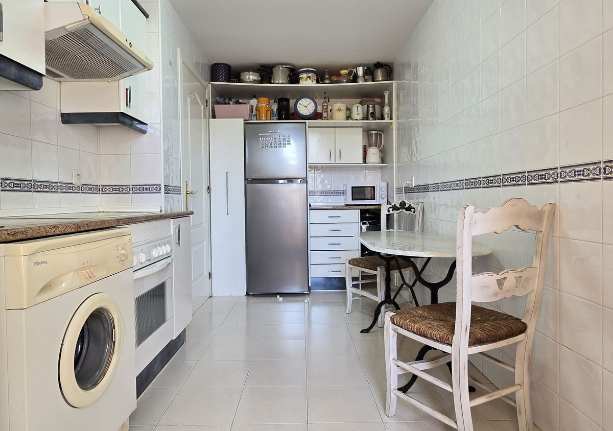 Begane grond appartement in Elviria-17
