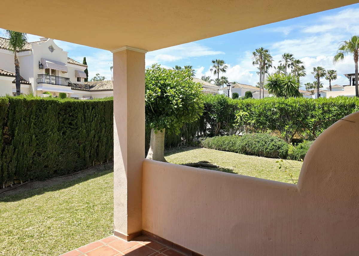 Begane grond appartement in Elviria-23