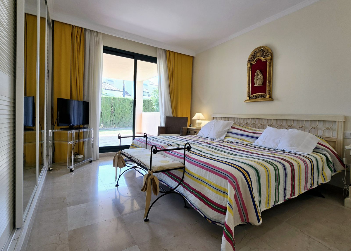 Begane grond appartement in Elviria-26