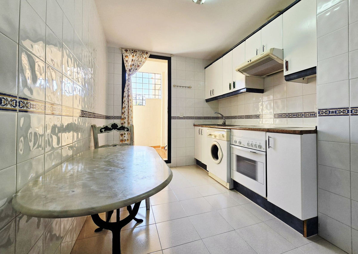 Begane grond appartement in Elviria-3