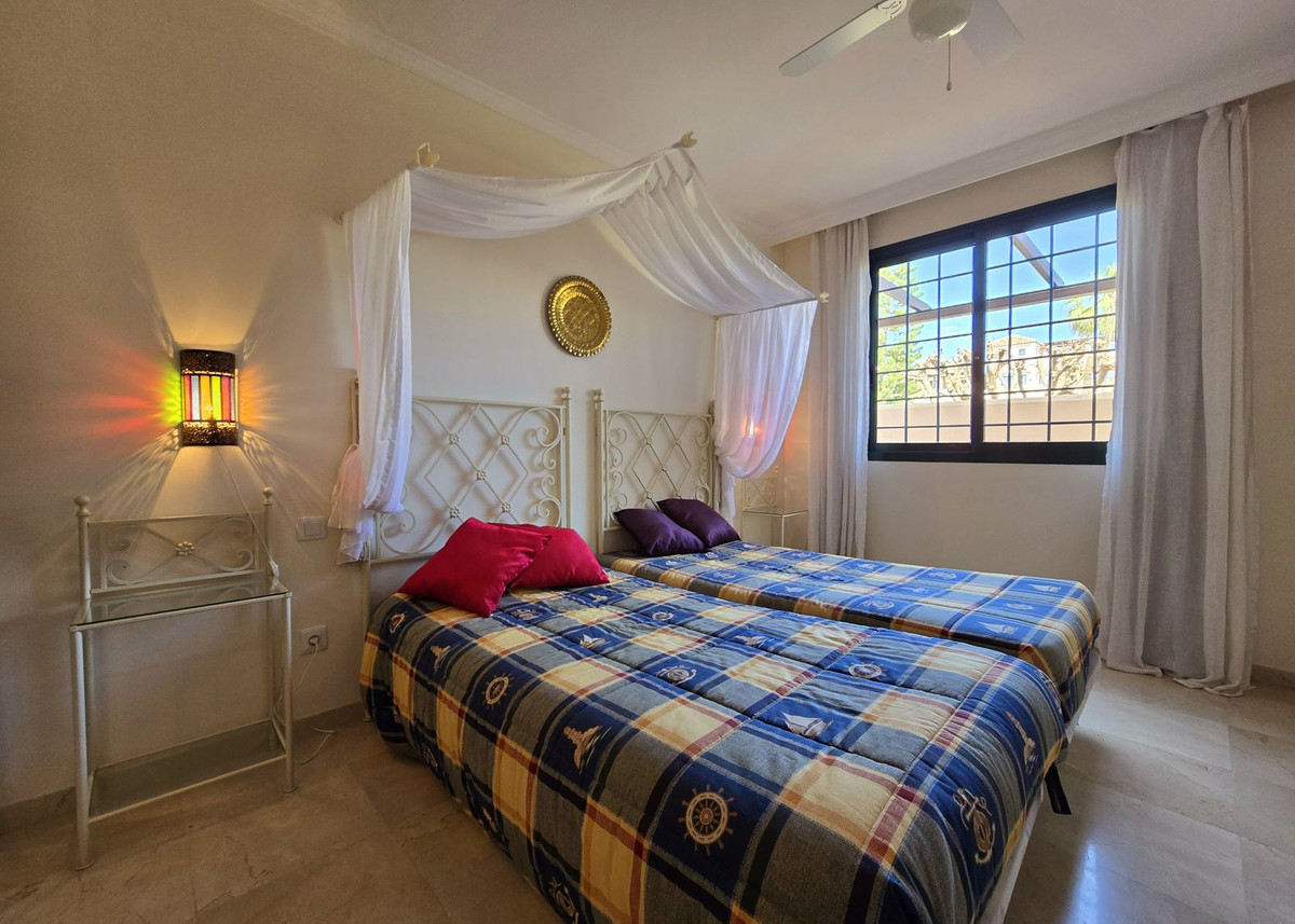 Begane grond appartement in Elviria-34
