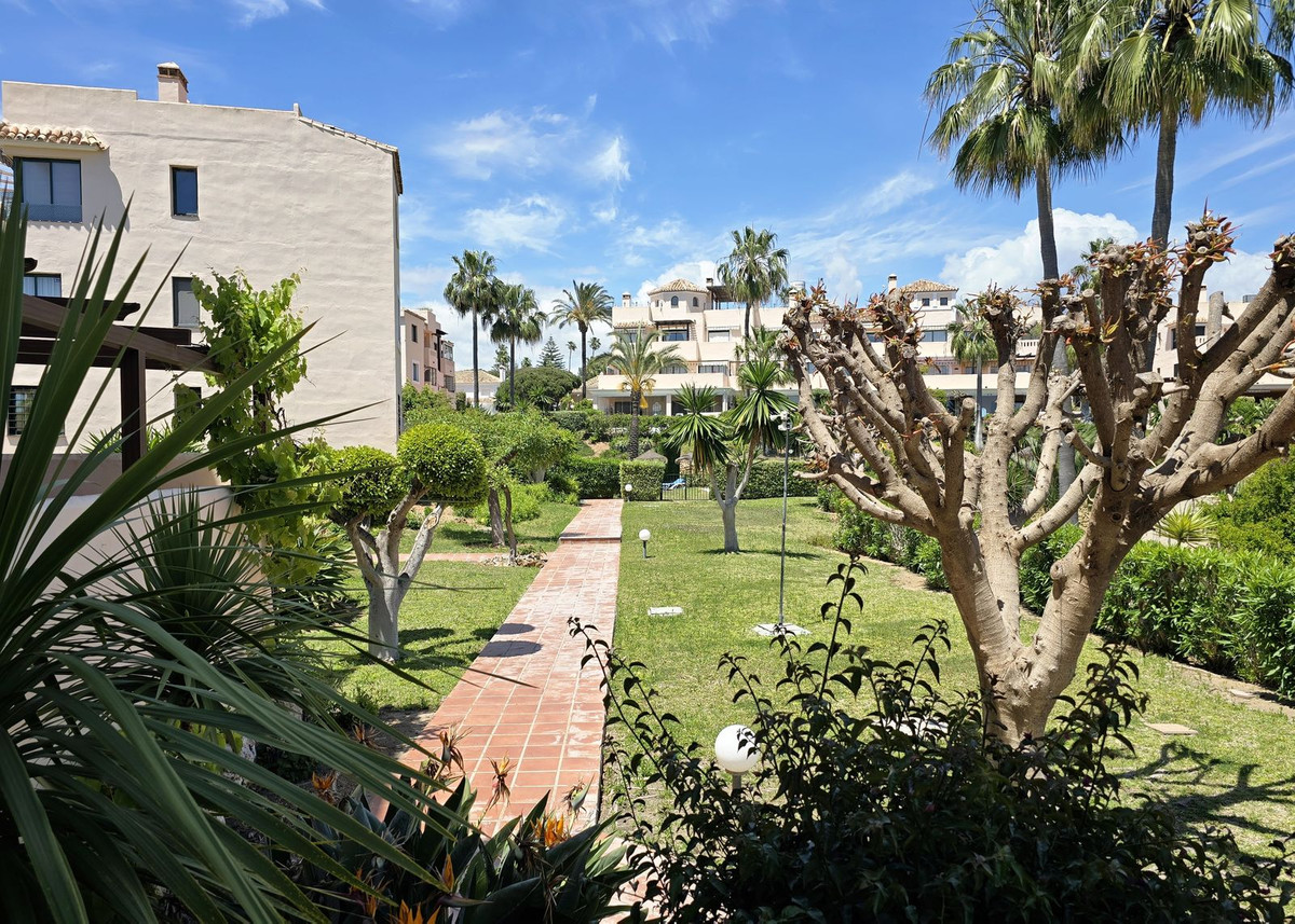 Begane grond appartement in Elviria-45
