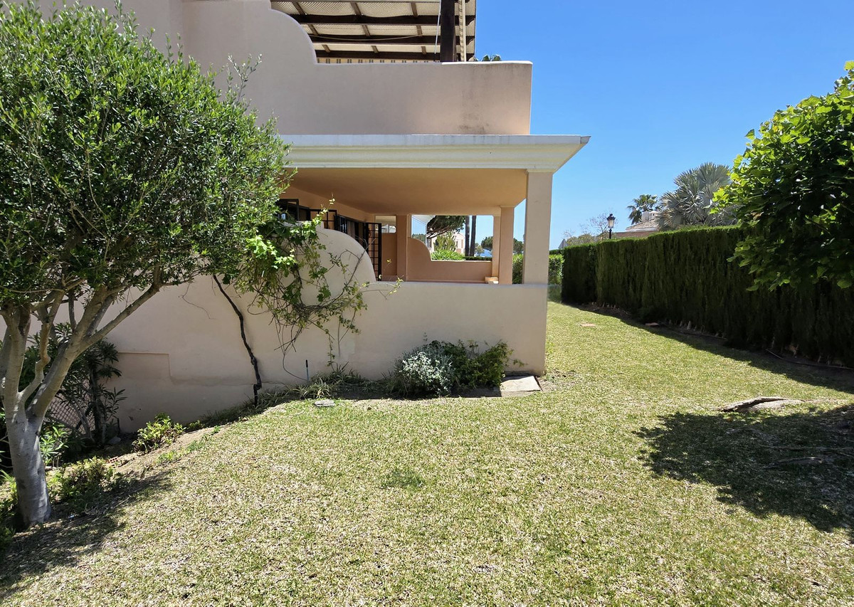 Begane grond appartement in Elviria-6