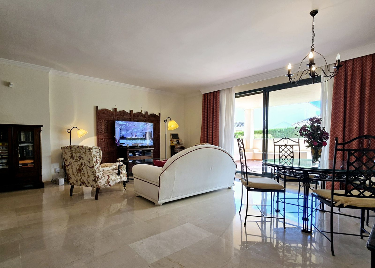 Begane grond appartement in Elviria-8
