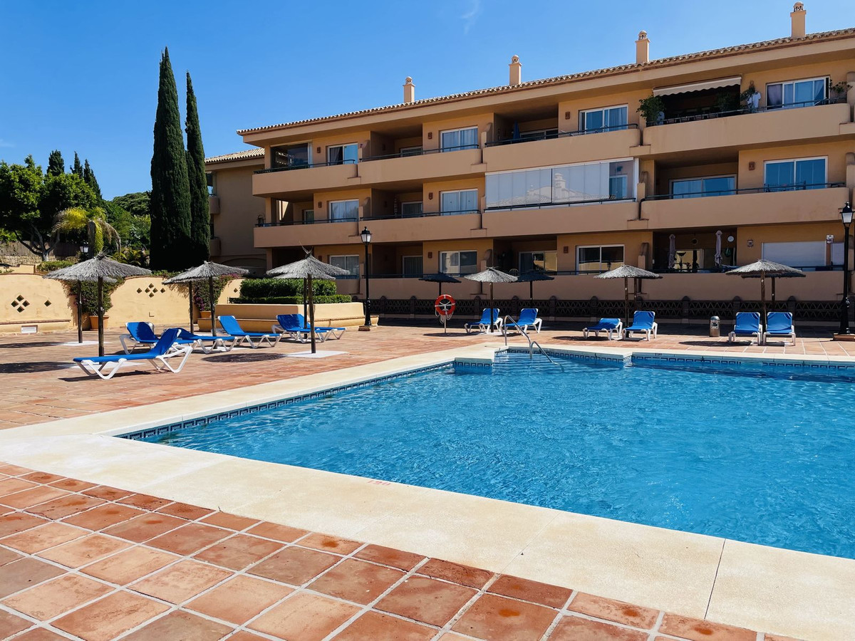 Tussenverdieping Appartement in Elviria-1