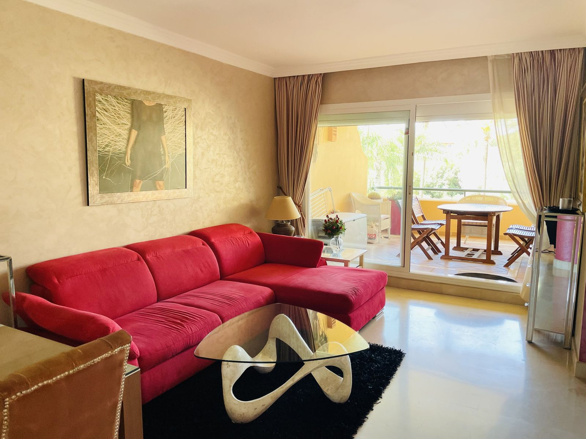 Tussenverdieping Appartement in Elviria-2