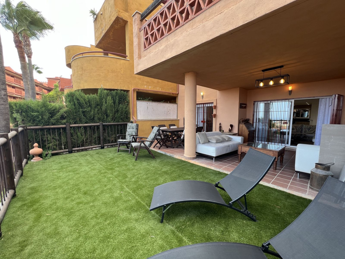 Begane grond appartement in Elviria-5