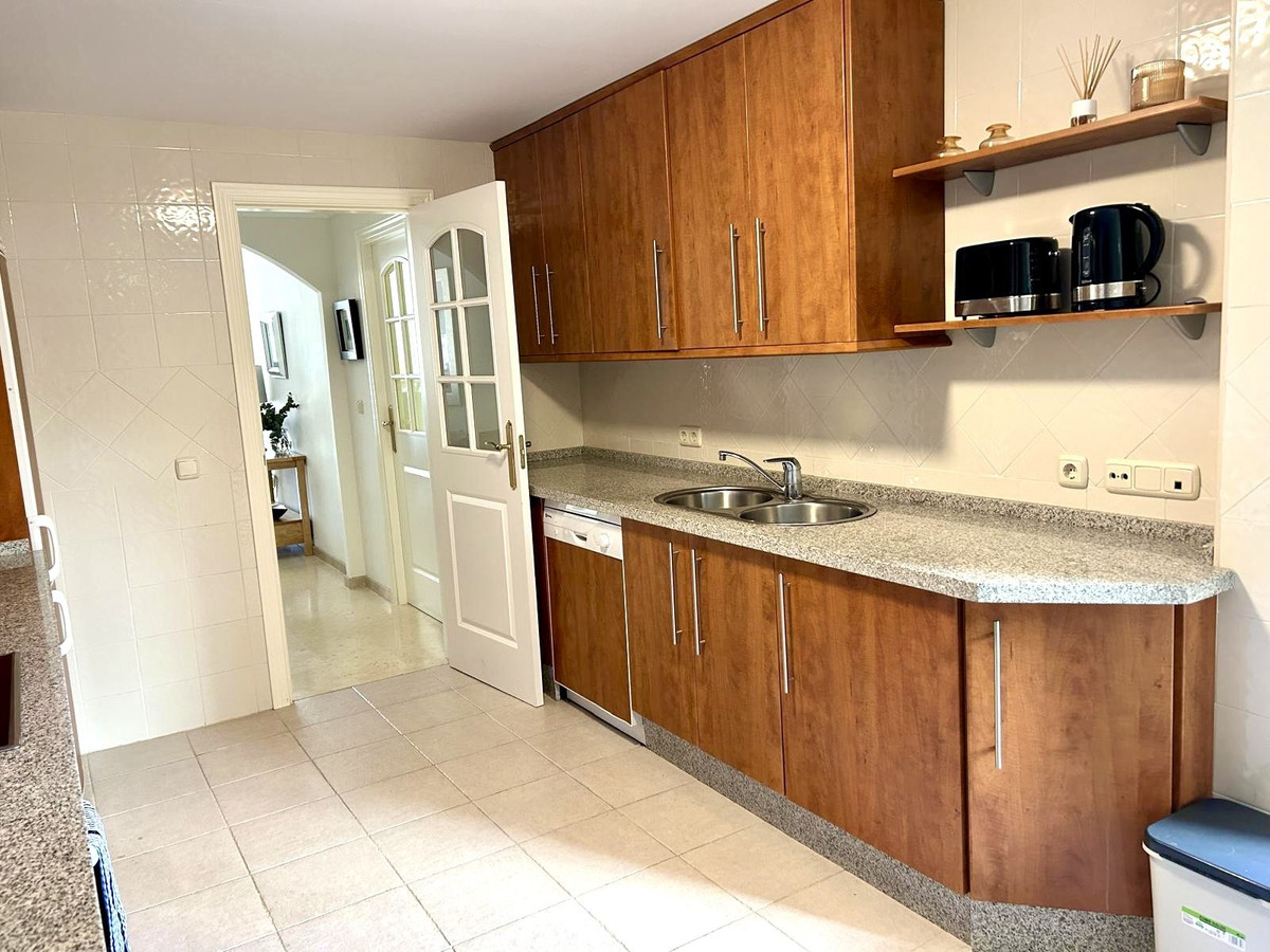Tussenverdieping Appartement in Elviria-10
