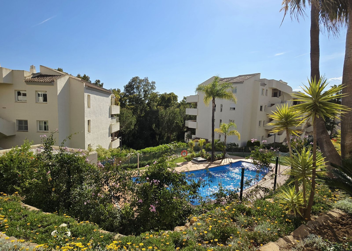 Bovenverdieping Appartement in Elviria-1
