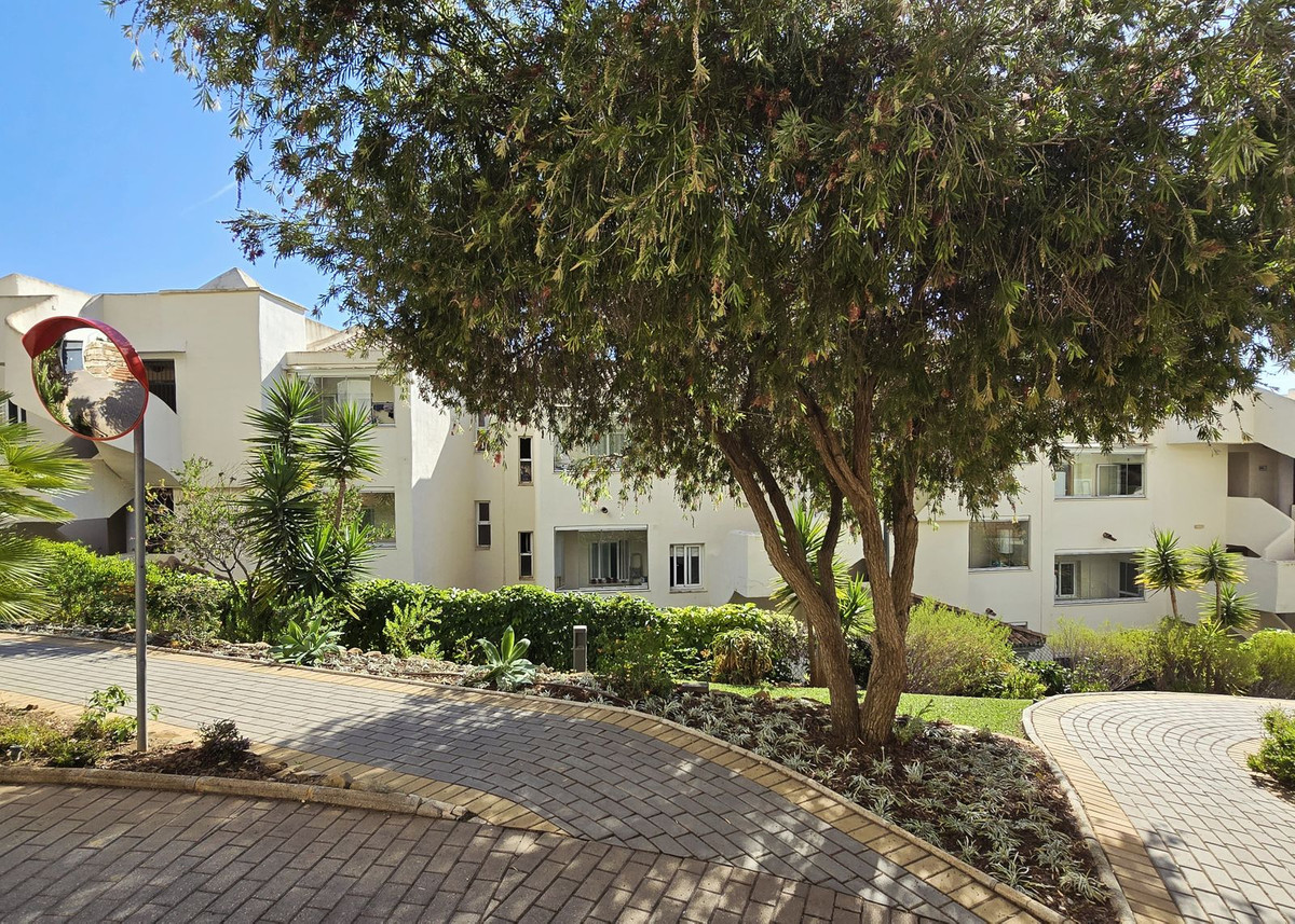 Bovenverdieping Appartement in Elviria-23