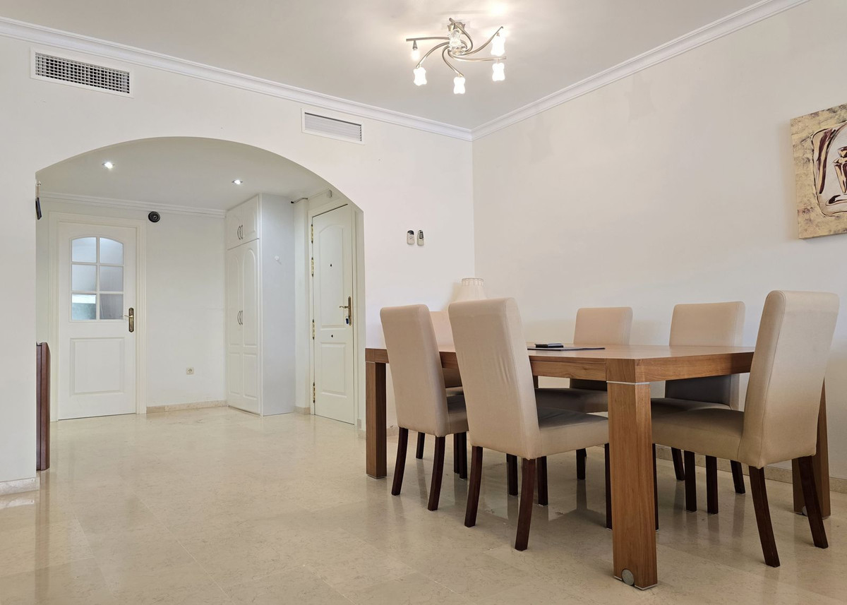 Bovenverdieping Appartement in Elviria-25