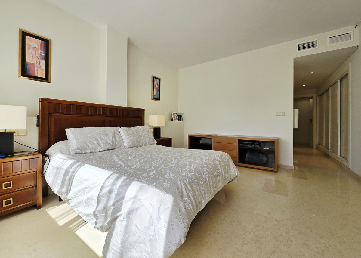 Bovenverdieping Appartement in Elviria-27