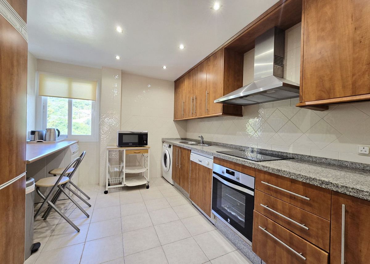 Bovenverdieping Appartement in Elviria-3