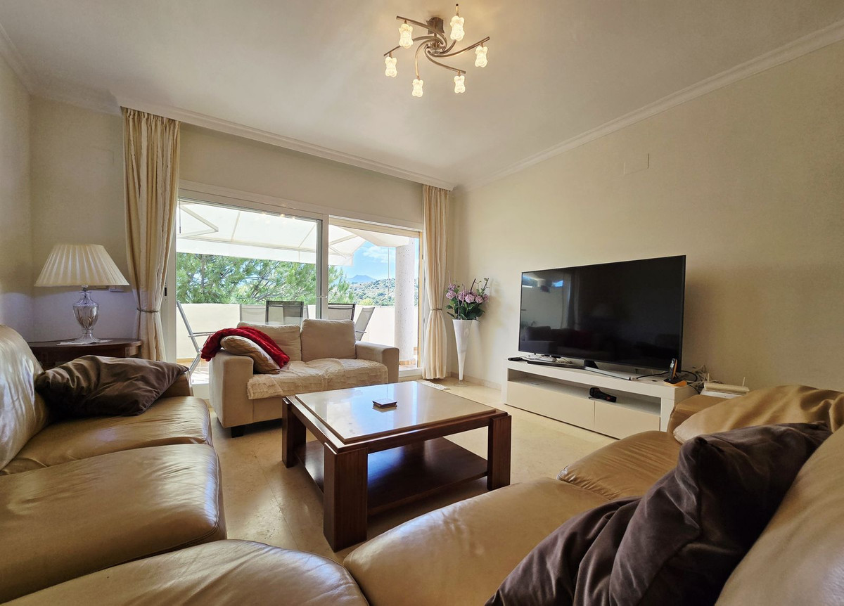 Bovenverdieping Appartement in Elviria-4