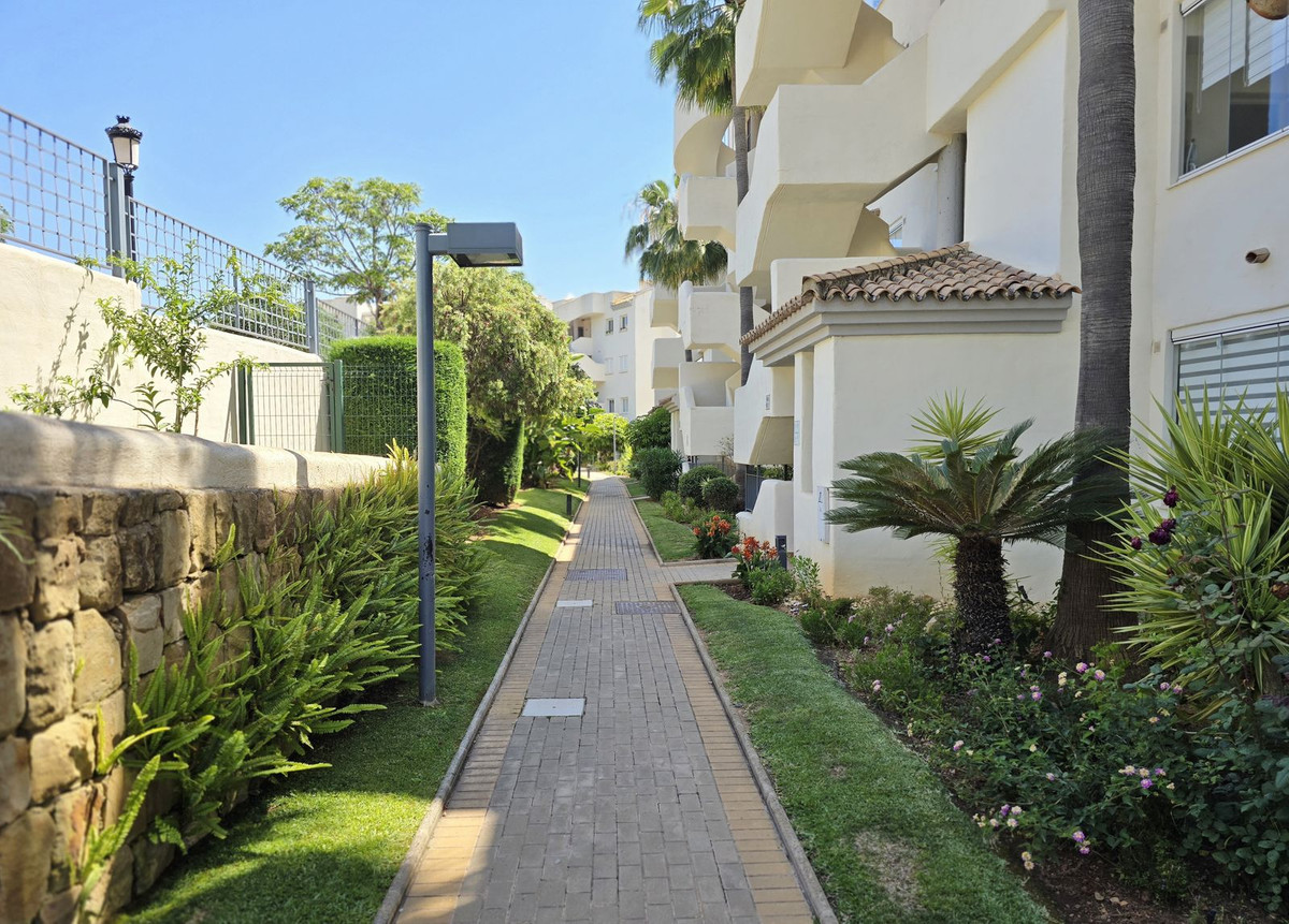 Bovenverdieping Appartement in Elviria-8