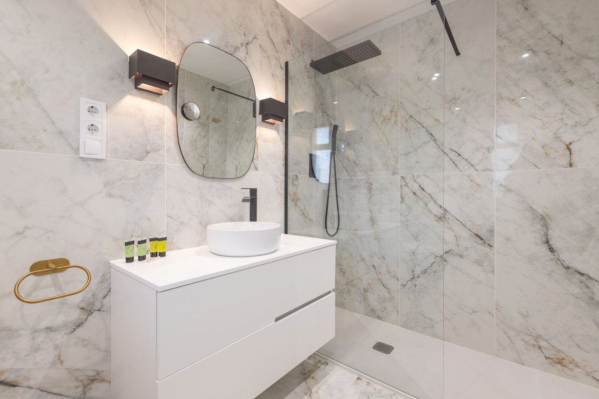 Penthouse te koop in Elviria | 2 slaapkamers H5050621