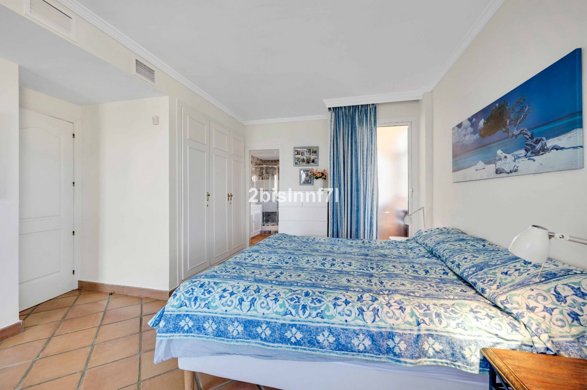 Penthouse te koop in Elviria | 2 slaapkamers H5056246