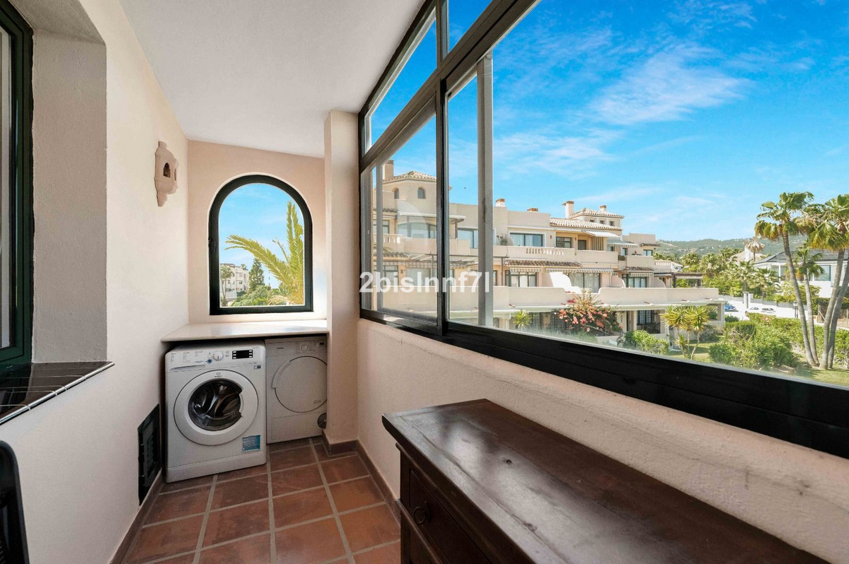 Penthouse te koop in Elviria | 2 slaapkamers H5056246
