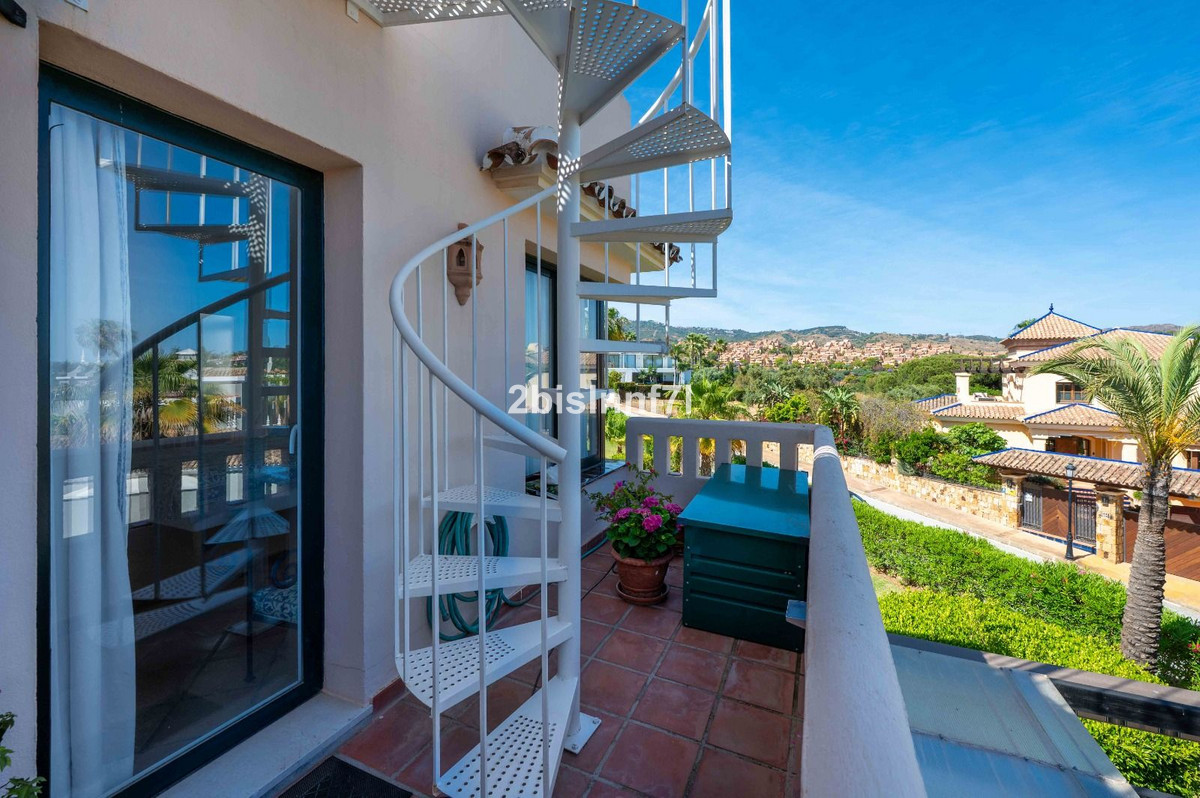 Penthouse te koop in Elviria | 2 slaapkamers H5056246