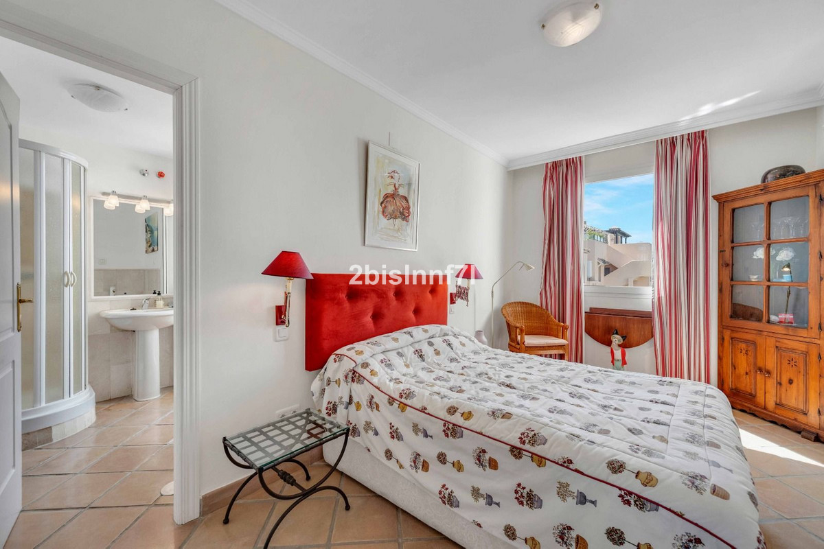 Penthouse te koop in Elviria | 2 slaapkamers H5056246