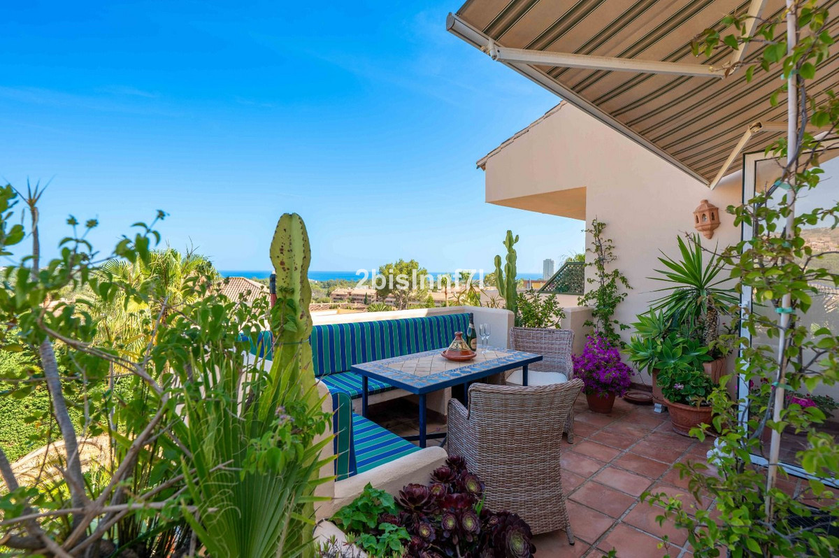 Penthouse te koop in Elviria | 2 slaapkamers H5056246