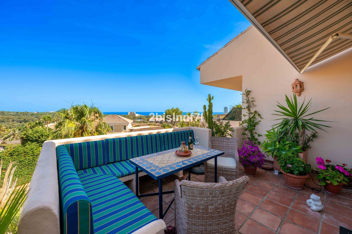 Penthouse te koop in Elviria | 2 slaapkamers H5056246