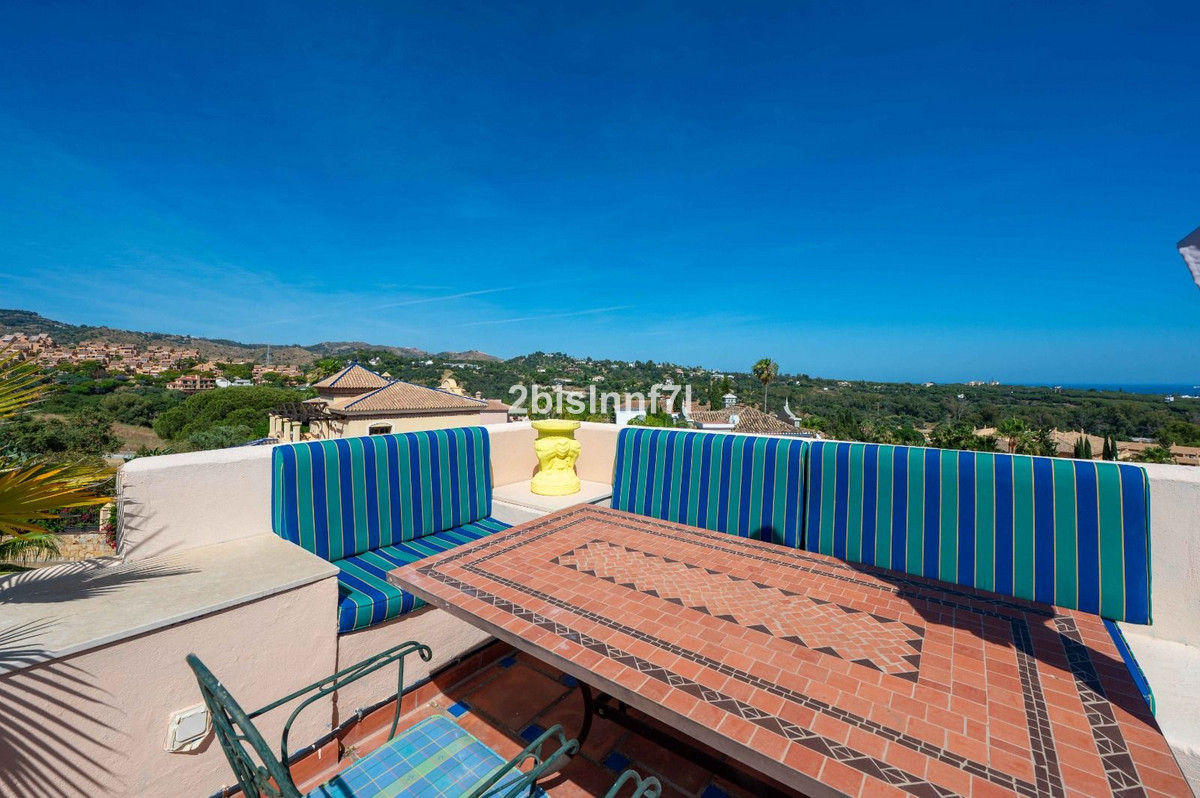 Penthouse te koop in Elviria | 2 slaapkamers H5056246