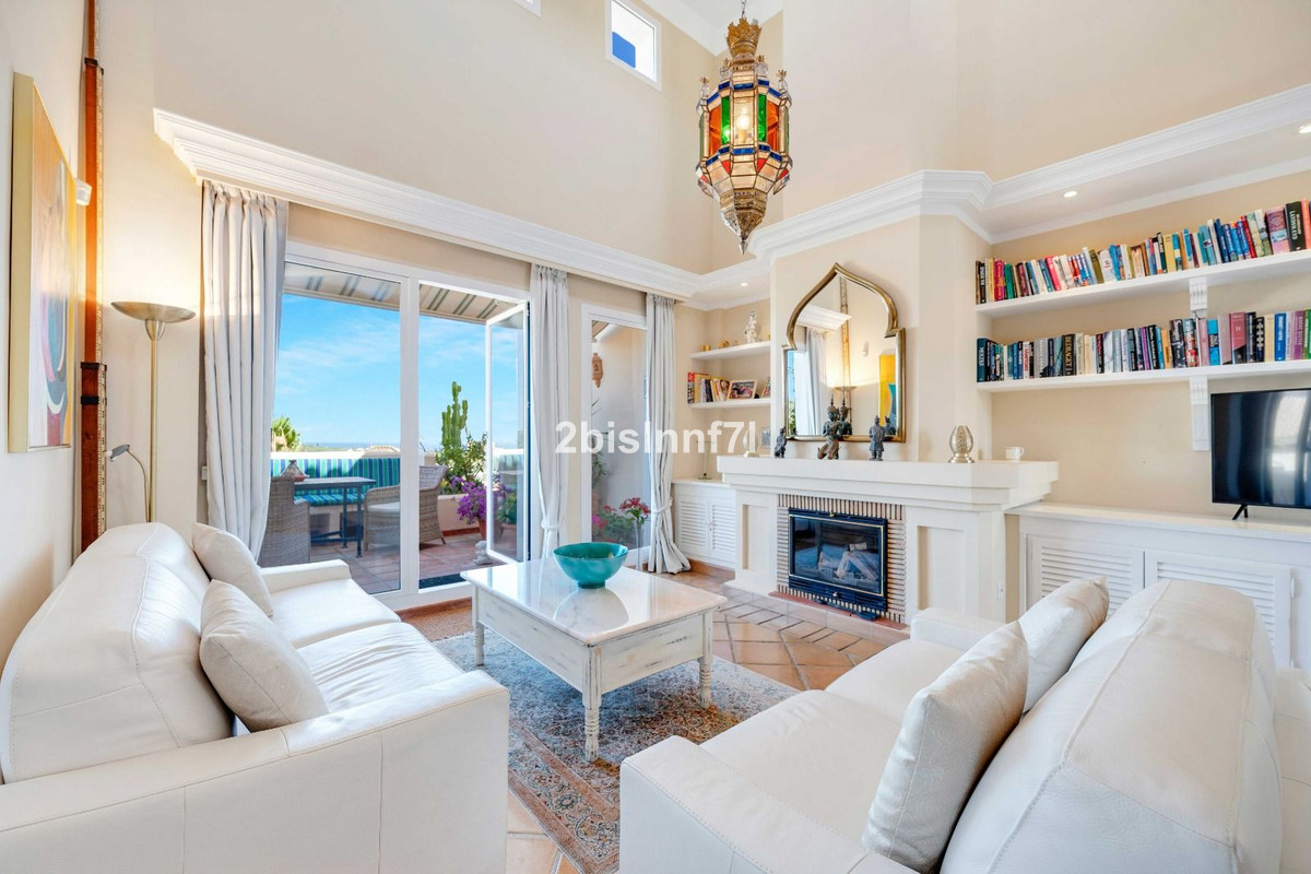 Penthouse te koop in Elviria | 2 slaapkamers H5056246