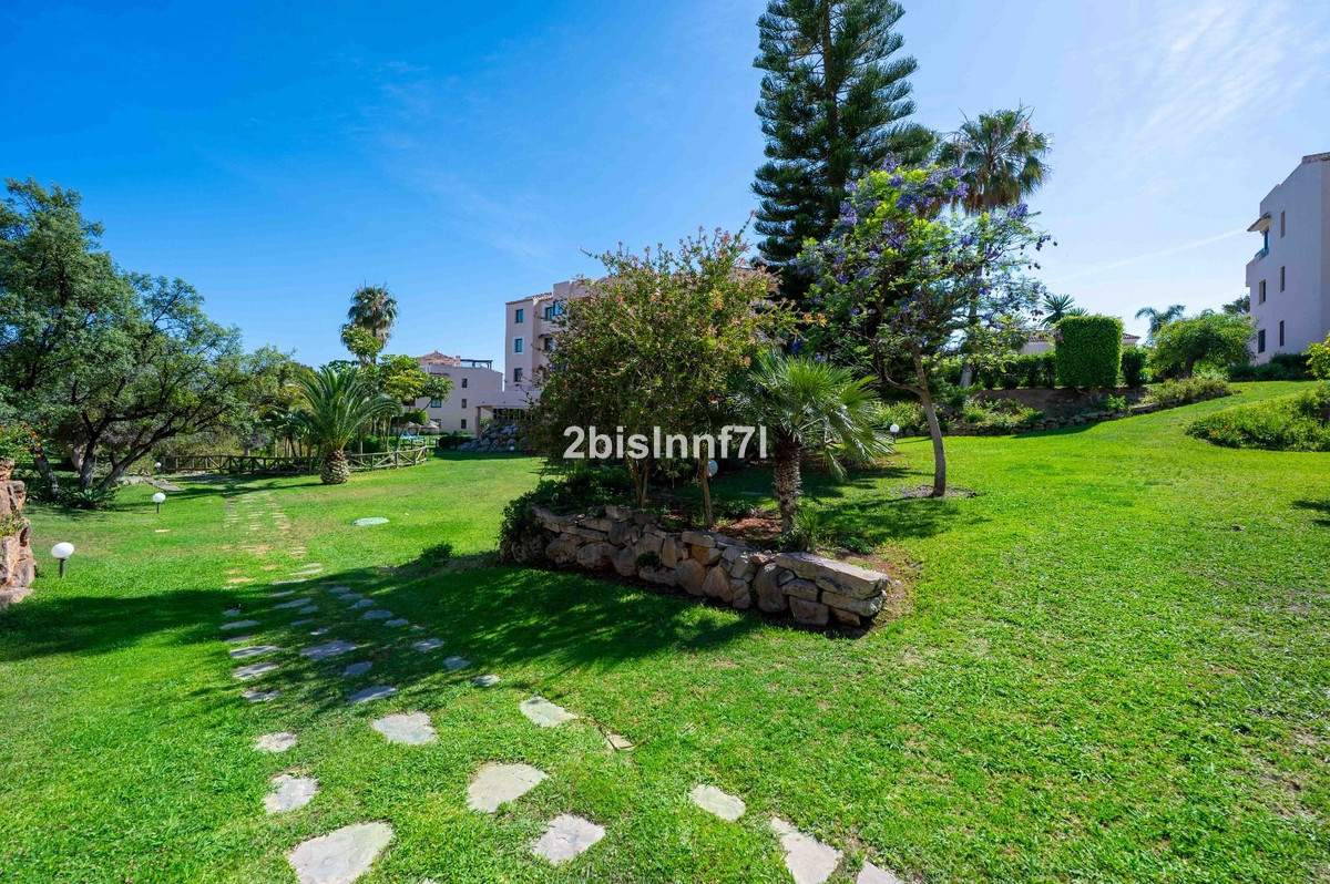 Penthouse te koop in Elviria | 2 slaapkamers H5056246